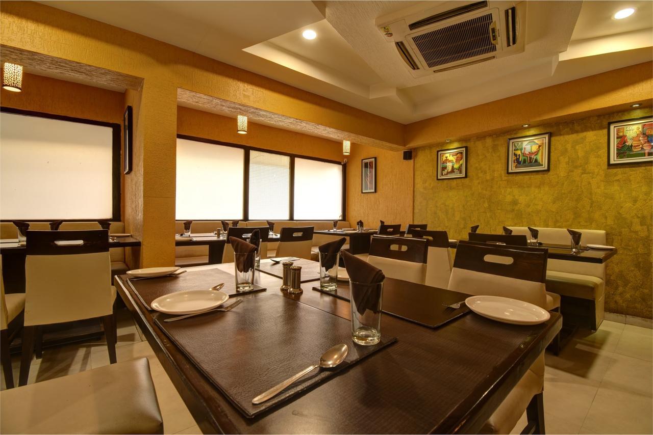 Hotel Savshanti Towers Vadodara Exterior photo
